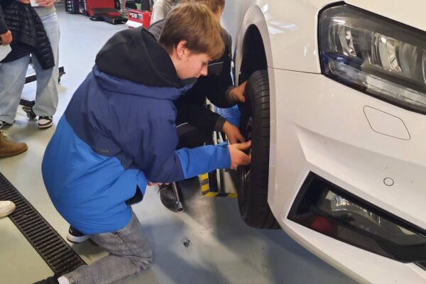 Technikem v autobranži