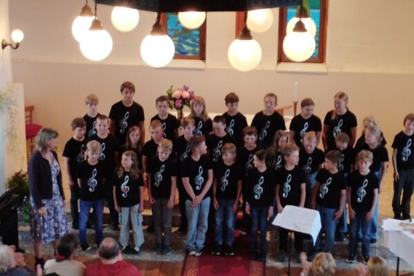 Jarní koncert – školní sbor Zvonky a hosté z HK